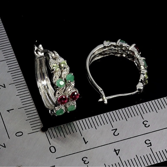 Elegant Natural Emerald, Garnet & Peridot Earrings in 925 Sterling Silver - Picture 7 of 7